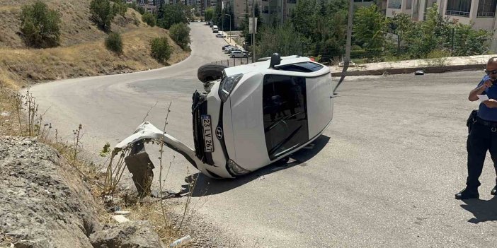 Elazığ'da emniyet kemeri taktı burnu bile kanamadı