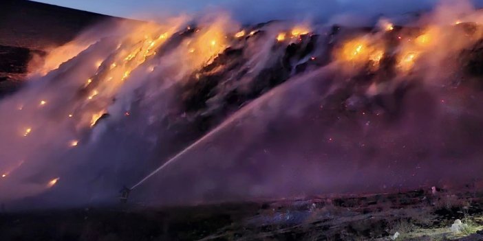 Erciş’te çöplükte çıkan yangın söndürüldü