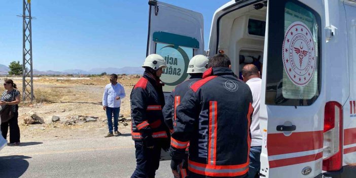 Malatya'da kamyonet ile otomobil çarpıştı: 3 yaralı