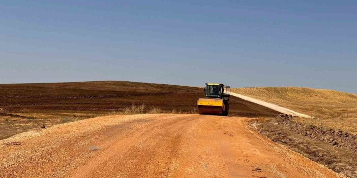 Diyarbakır’ın kırsal mahallelerinde yol çalışmaları devam ediyor