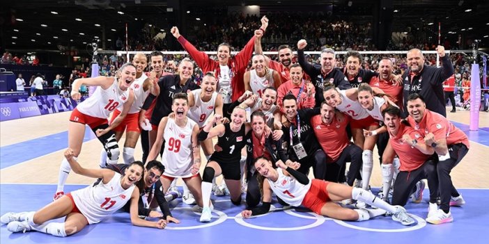 A Milli Kadın Voleybol Takımı, olimpiyat oyunlarında ilk defa yarı finale yükseldi