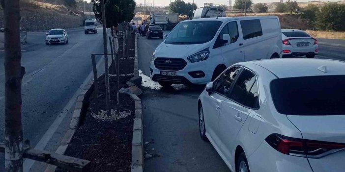 Yola dökülen yağ nedeniyle 6 araç birbirine girdi: 2 kişi yaralandı