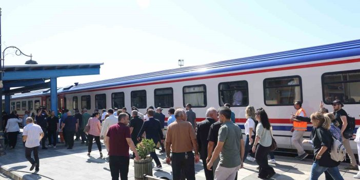 Turistik Tatvan treni Elazığ’a geldi