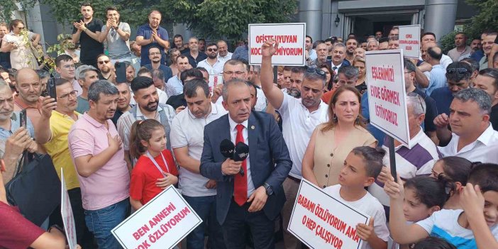 Antep’te çalışma koşullarına sitem eden mali müşavirler ruhsat yaktı