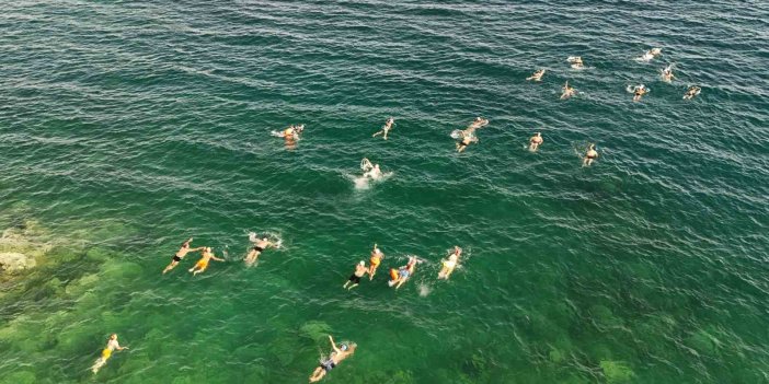 Van Gölü’nde uzun mesafeli yüzme maratonu düzenlendi