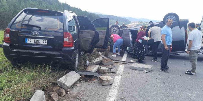 Ardahan’da kamyonet ile otomobil çarpıştı: 7 kişi yaralandı