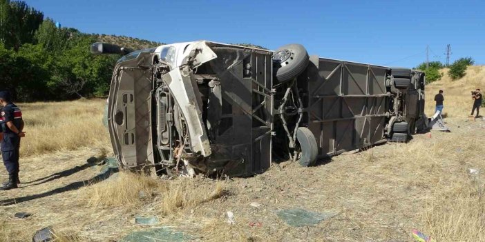 Van'a gelmekte olan yolcu otobüsü Malatya’da şarampole yuvarlandı: 26 yaralı