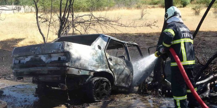 Bingöl’de kaza yapan otomobil alev aldı