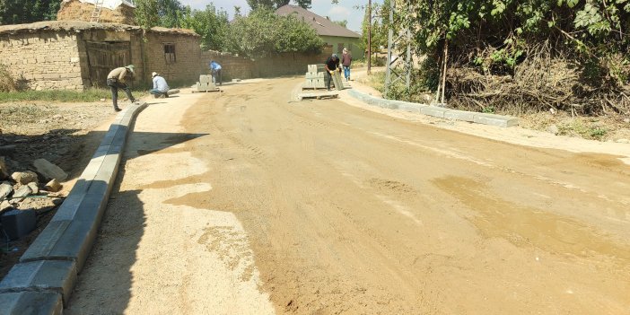 Yüksekova Belediyesi'nden yol çalışması