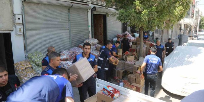 Depo baskınında son kullanım tarihi geçmiş yüzlerce gıda ürünü yakalandı