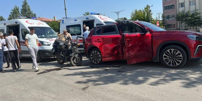 Elazığ’da Togg ile motosiklet çarpıştı: 2 kişi yaralandı