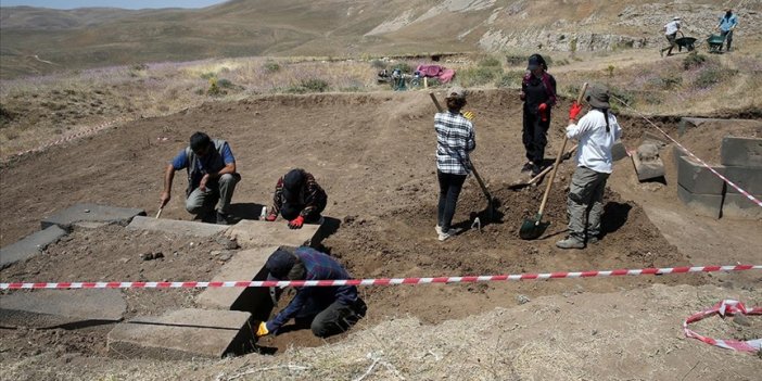 Bitlis'teki Urartu kalesinde yeni buluntular ortaya çıkarıldı