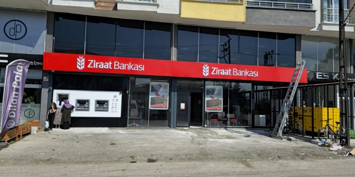 Yüksekova: Geçici olarak yeni adresine taşınan Ziraat Bankası hizmete başladı