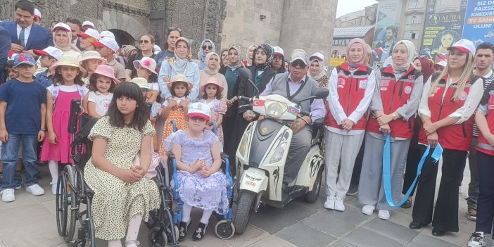 Erzurum'da "Umudun Renkleri" kapılarını açtı