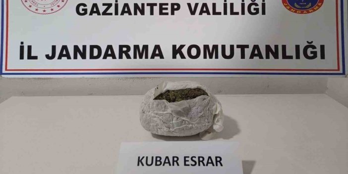 Gaziantep'te bir yolcu otobüsündeki valizde 1,5 kilo esrar ele geçirildi