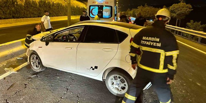 Mardin’de refüje çarpan otomobilde 2 kişi yaralı