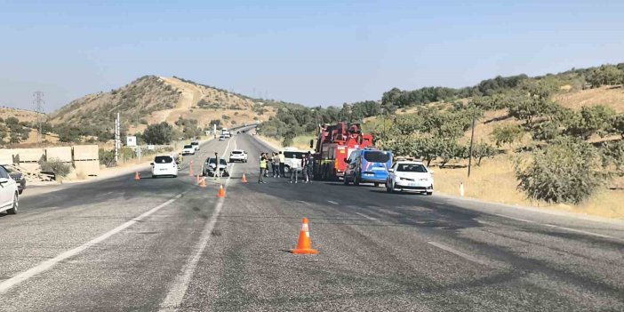 Adıyaman'da otomobil ile minibüs çarpıştı: 3 yaralı