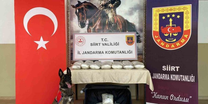 Siirt’te yolcu otobüsüne emanet olarak verilen bir valizden 40 kilo esrar çıktı