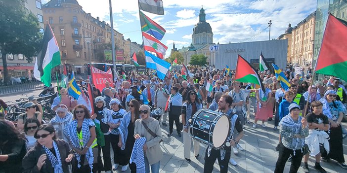 Stockholm'de yüzlerce kişi Filistin'e destek için İsrail Büyükelçiliğine yürüdü