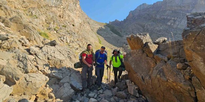 İntiharlara dikkat çekmek için Sümbül Dağı’na tırmandılar