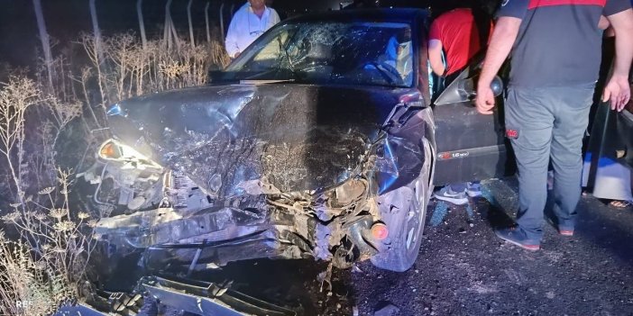 Urfa’da otomobiller kafa kafaya çarpıştı: 3 yaralı