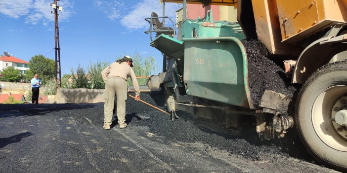 Yüksekova: Esentepe Mahallesi’nde asfaltlama çalışmaları