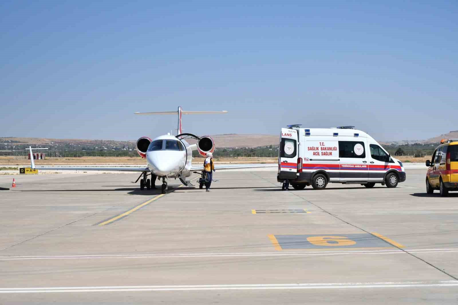 Yenidoğan bebek, ambulans uçakla Gaziantep’ten İstanbul’a sevk edildi