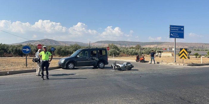 Kilis’te motosiklet ile hafif ticari araç çarpıştı: 1’i ağır 2 kişi yaralı