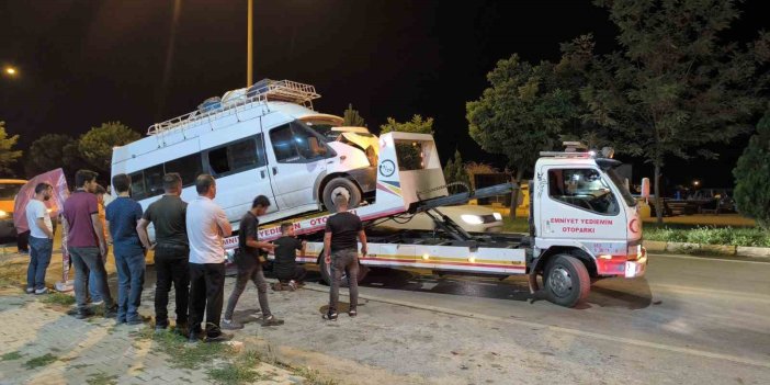 Fındık işçilerini taşıyan minibüs kaza yaptı: 4 kişi yaralandı