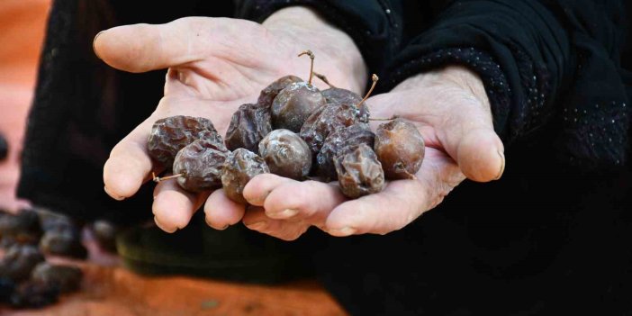 Şırnak'ta evlerin damları kışlıklarla doldu