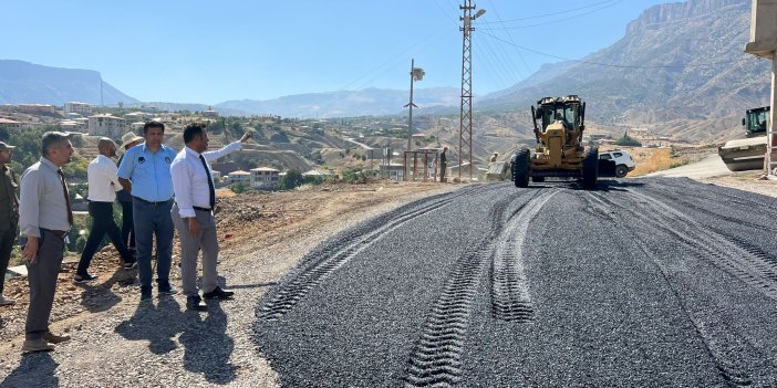 Derecik’te asfalt çalışmaları başladı