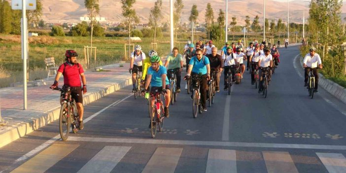 Van’da sağlıklı yaşam bisiklet turu düzenlendi