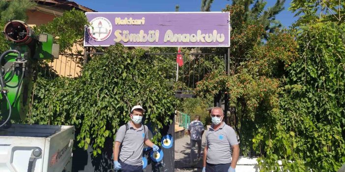 Hakkari’deki okul pansiyonları ve yemekhaneleri ilaçlanarak dezenfekte edildi