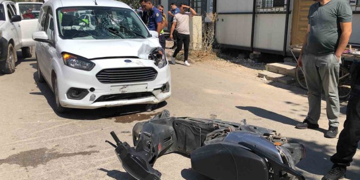 Adıyaman'da hafif ticari araç ile motosiklet çarpıştı: 1 yaralı