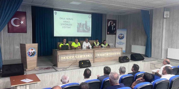 Hakkari’de okul servis şoförleri bilgilendirme toplantısı yapıldı