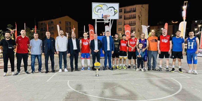 Hakkari’de 33 basketbol turnuvası sona erdi