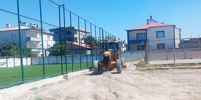 Van Büyükşehir Belediyesi’nden Altıntepe Mahallesi’ne çevre düzenlemesi