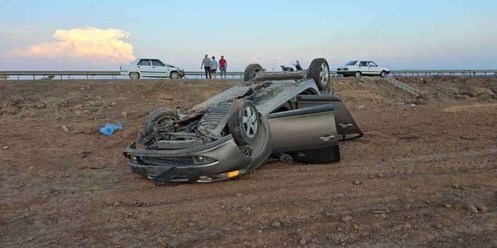 Gaziantep’te çarpışan 2 otomobilden biri takla attı: 4 kişi yaralandı