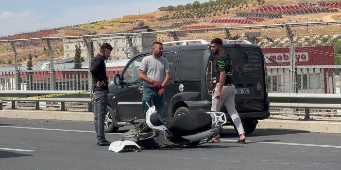 Bariyerlere çarparak savrulan motosiklet sürücüsü hayatını kaybetti