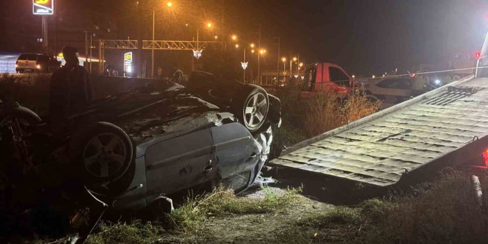 Köpeğe çarpmamak için manevra yapan araç 50 metre uçtu: 2 kişi yaralandı