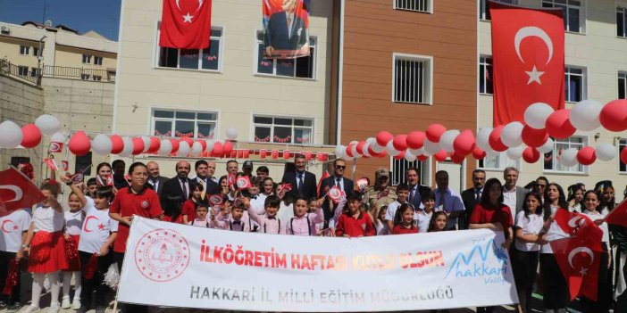 Hakkari’de İlköğretim Haftası  kutlandı