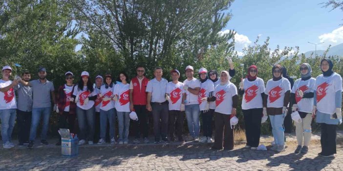 Gençlik merkezi gönüllüleri Kazım Karabekir Stadyumu’nun çehresini değiştirdi