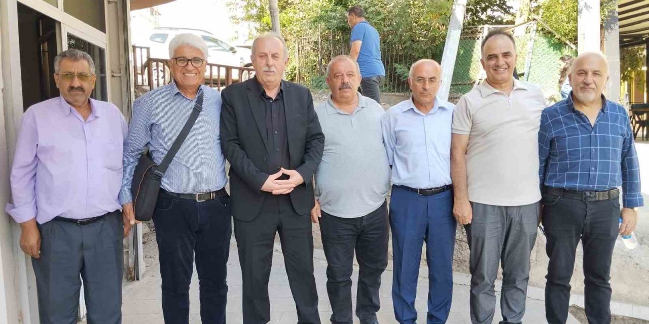 42 yıl sonra Hakkari'deki öğrencileri ile buluştu