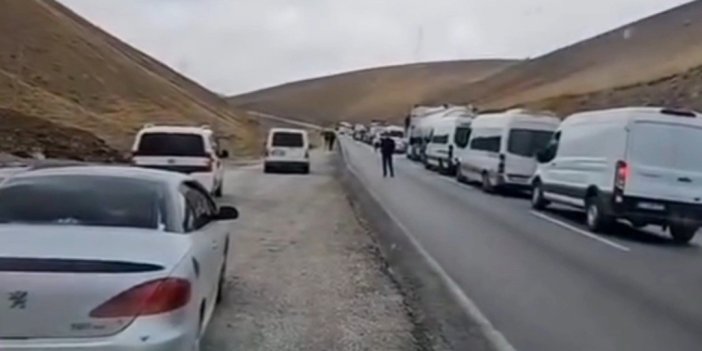 Van-Başkale’de iki tır çarpıştı, yol 2 saat ulaşıma kapandı