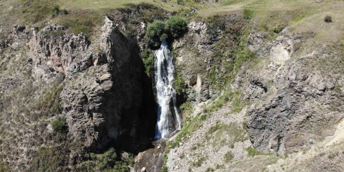 Susuz şelalesi, tam anlamıyla turizme kazandırılmayı bekliyor