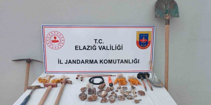 Elazığ’da kaçak kazı yapan kişiler yakalandı