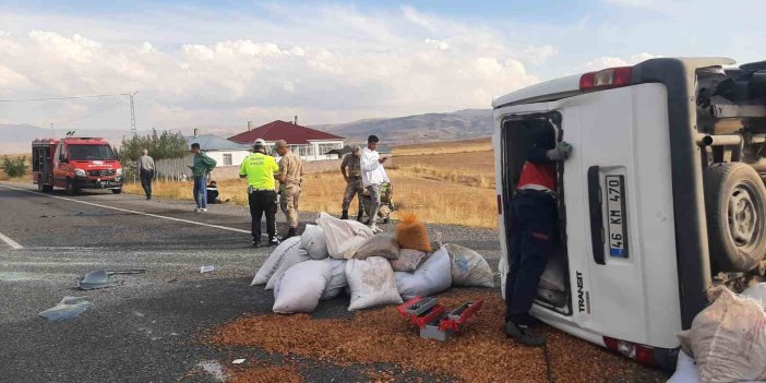 Van’da minibüs takla attı: 2 kişi yaralandı