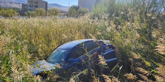 Van’da otomobil kontrolden çıktı: 3 kişi yaralandı