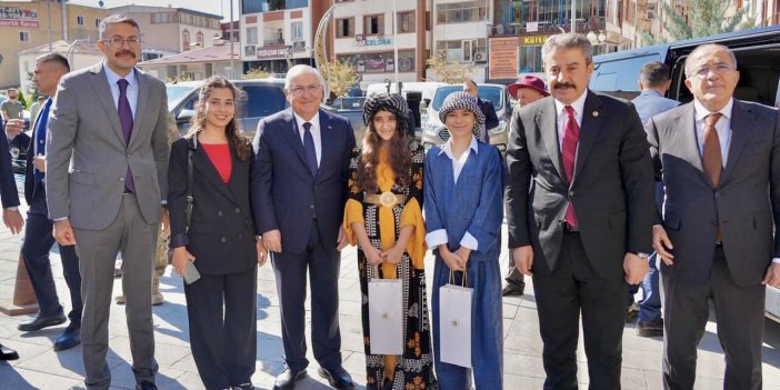 Milli Savunma Bakanı Güler Hakkari’de bir dizi ziyaret gerçekleştirdi