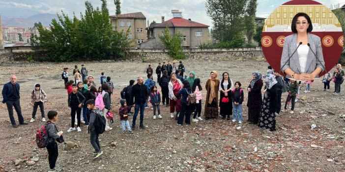 Vekil Bartın, Yüksekova’da 3 yıl önce okulları yıkılan öğrencilerin mağduriyetlerini meclise taşıdı